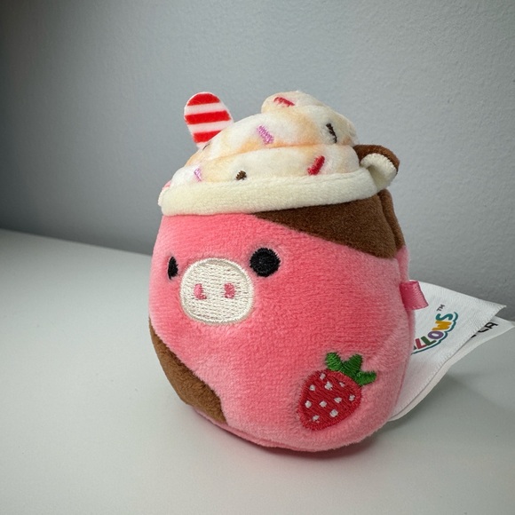 Rishi the Strawberry Milkshake Cow Micromallow - Picture 3 of 5